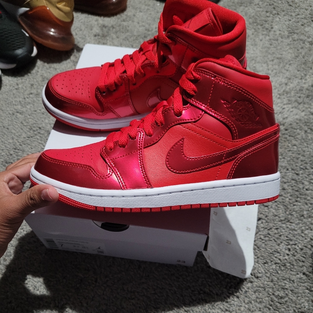 Jordan 1 Mid